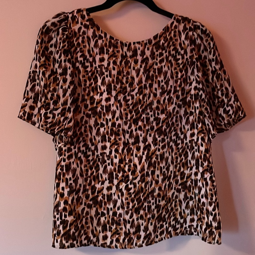 Short sleeve cheetah print blouse, XS